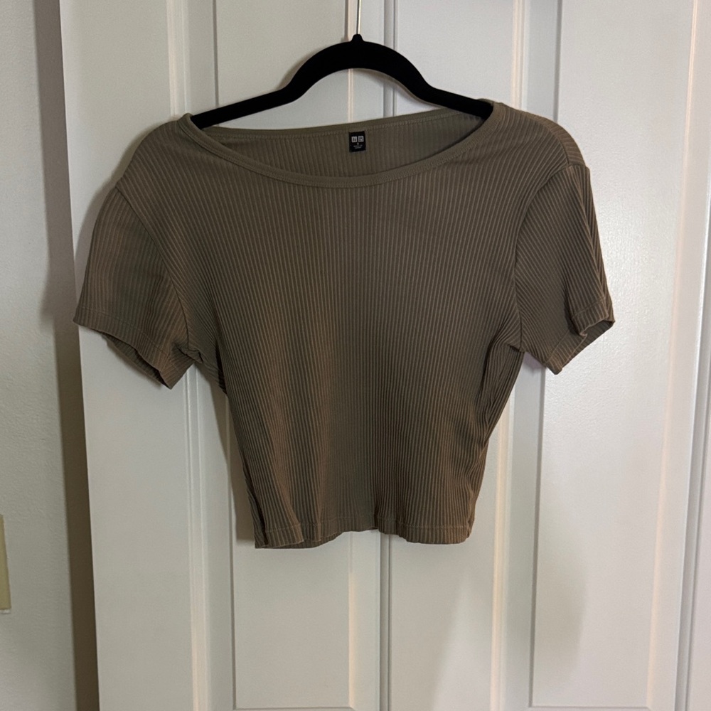 Uniqlo Women's Ribbed Crop Top in Taupe